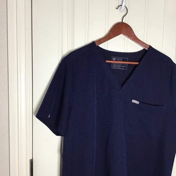 Figs Catarina One Pocket Scrub Top in Navy Size XXL. - Picture 5 of 8